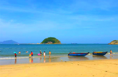 西冲海滩风光